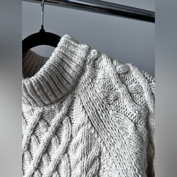 Thick Fisherman Knit Cropped White Sweater - Picture 2 of 4